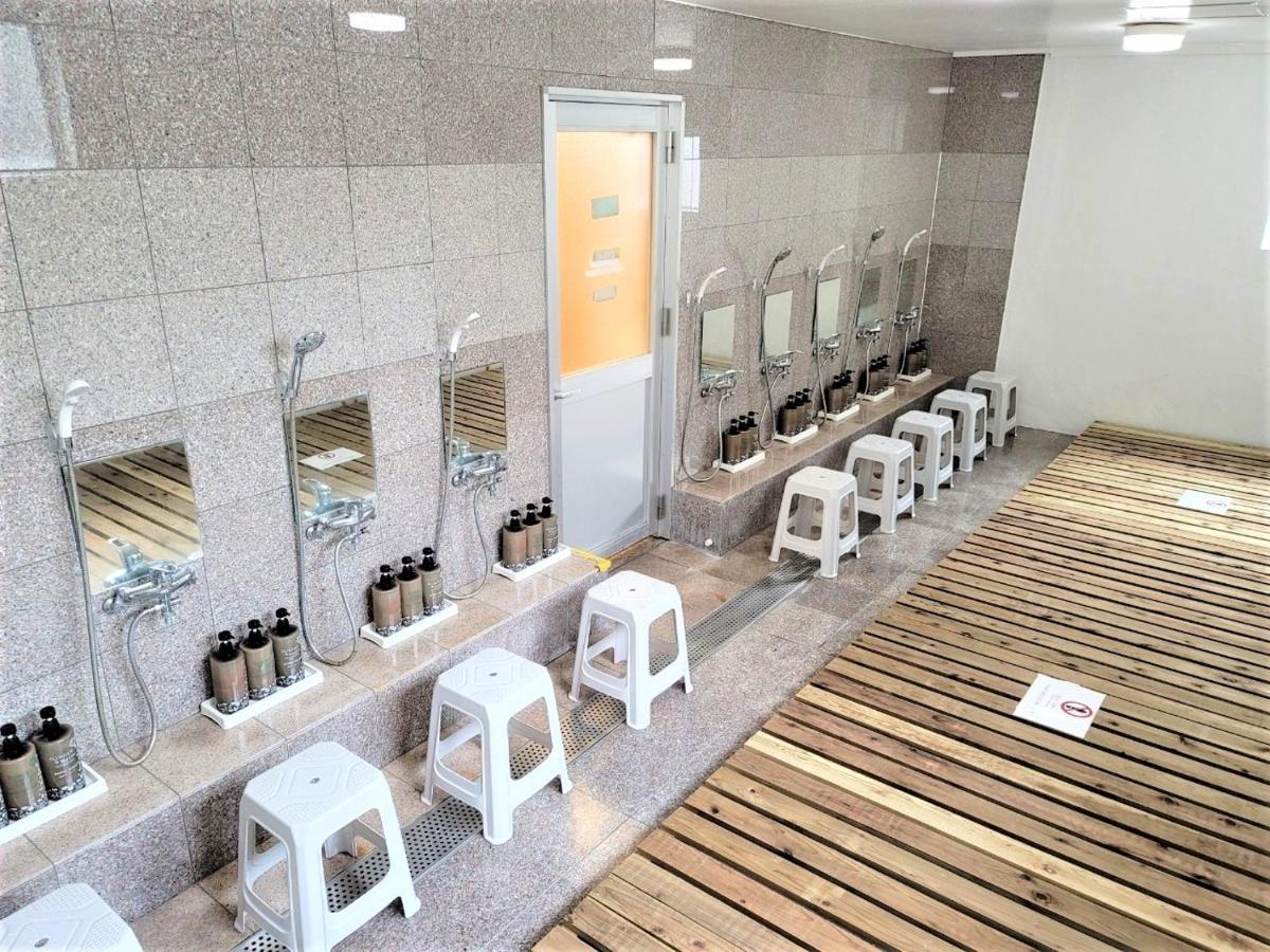 Star Capsule Okinawa Hotel Naha Buitenkant foto