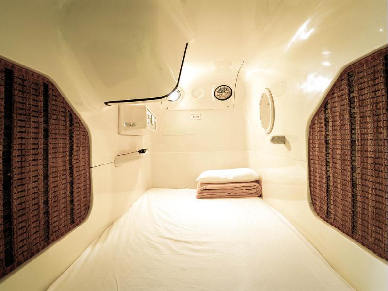 Star Capsule Okinawa Hotel Naha Buitenkant foto