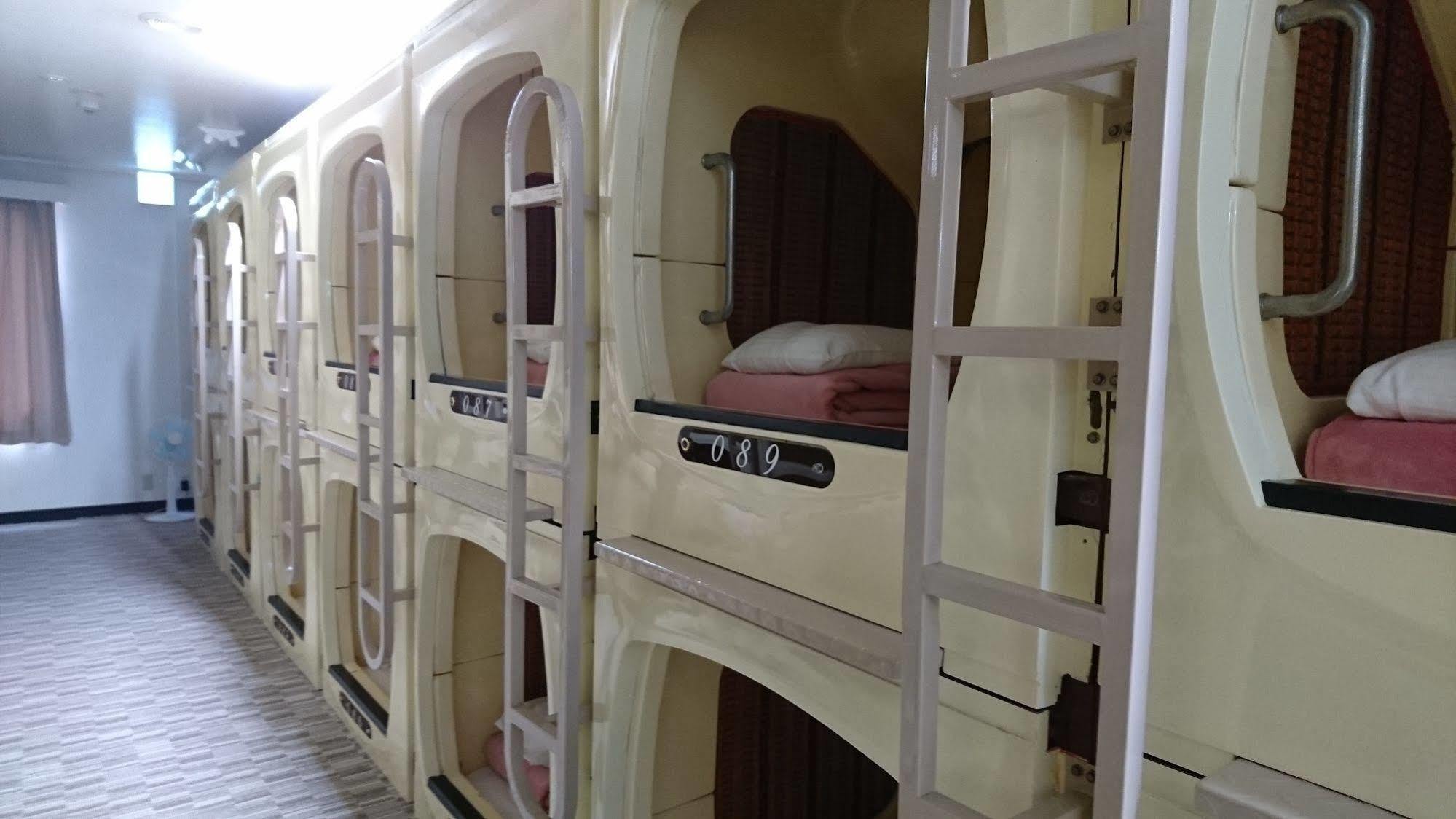 Star Capsule Okinawa Hotel Naha Buitenkant foto