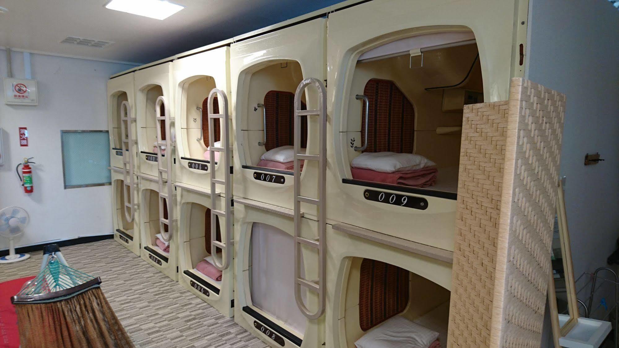 Star Capsule Okinawa Hotel Naha Buitenkant foto